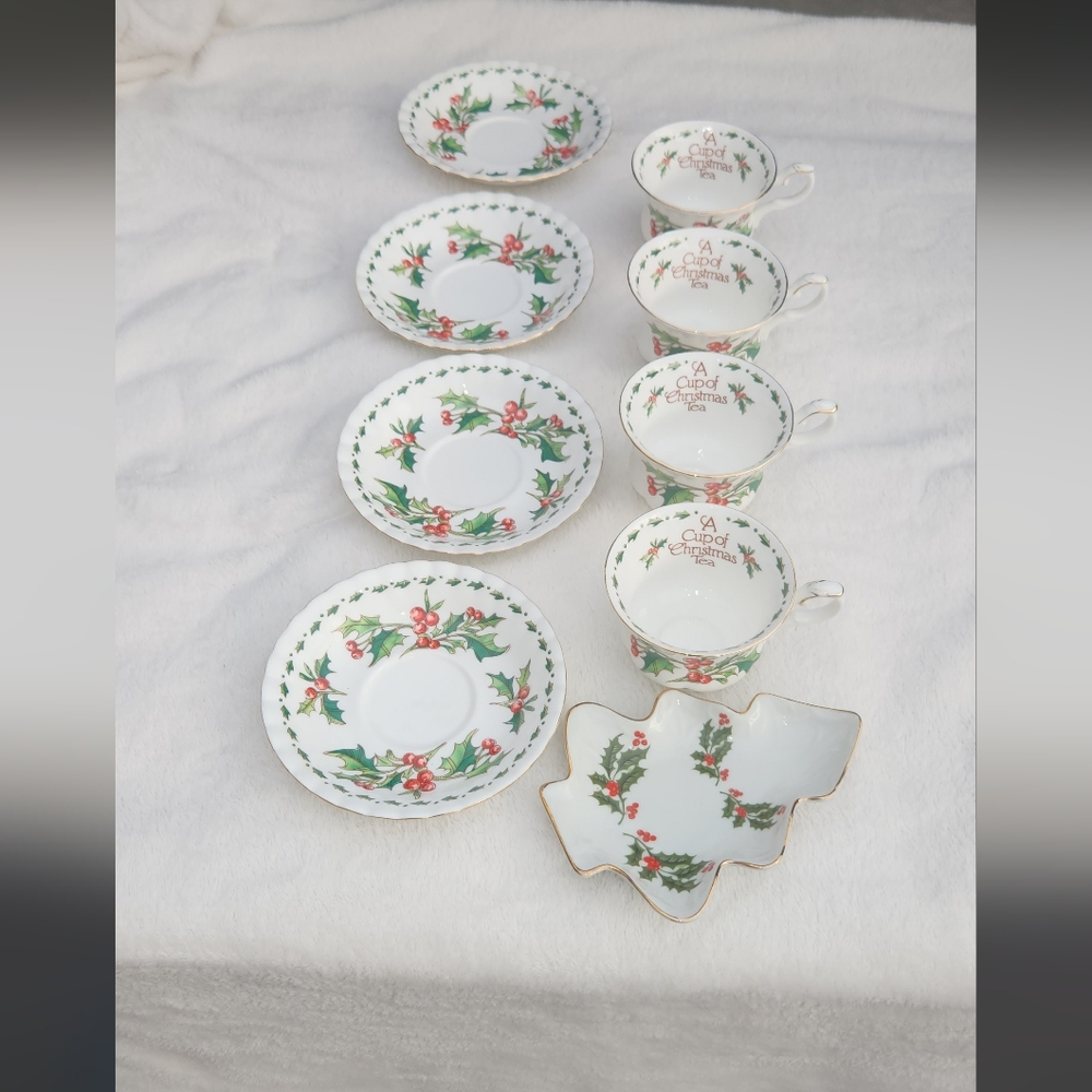 Tom Hegg A Cup of Christmas Tea set of 4 and tea pot